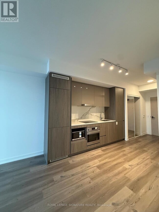 Photo - 28 Interchange Wy Unit 3608