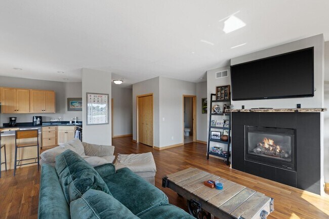 Photo - 3000 Raleigh Ave