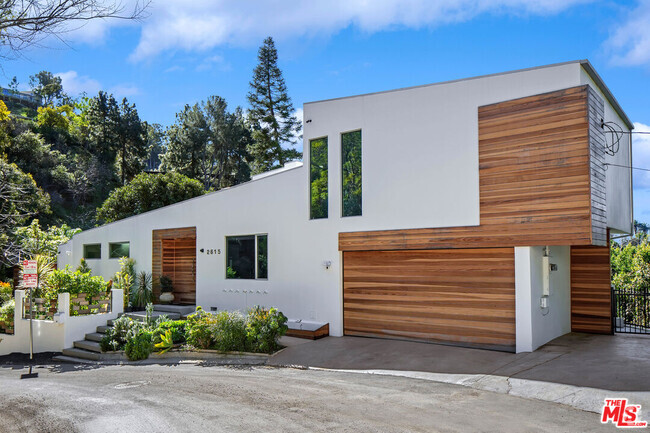 Building Photo - 2615 La Cuesta Dr Rental