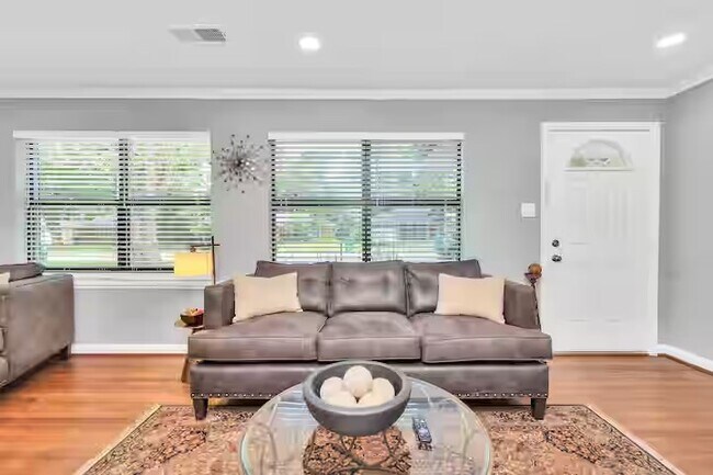 Photo - 2107 Wakefield Dr