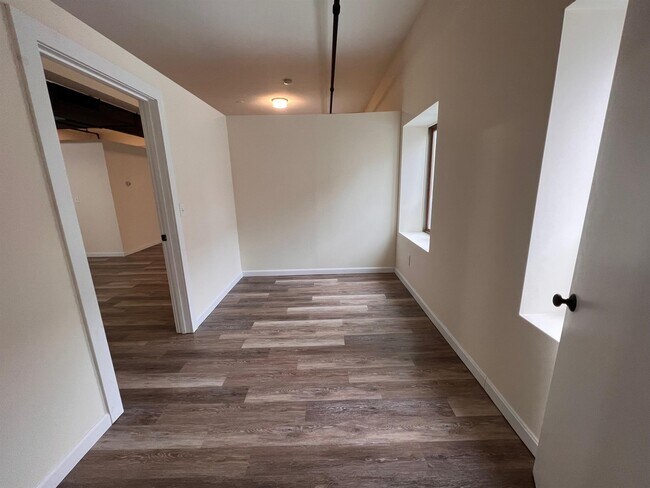 Photo - 30 Cross St Unit 2