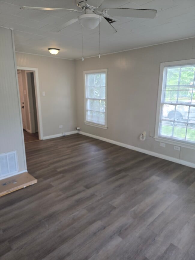 Photo - 3901 Windsor Ave