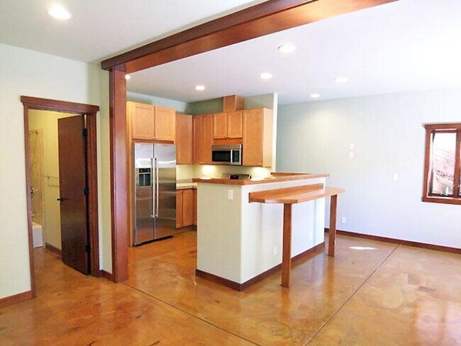 Photo - Monclair retreat, space and luxury in serene setting