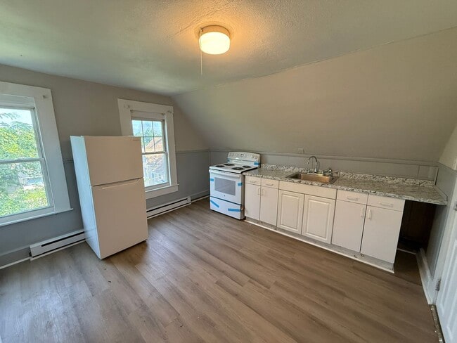 Photo - 48-50 Acushnet Ave Unit 50 Acushnet Ave - 3rd Floor