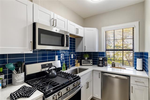 Building Photo - 4400 Gaston Ave Unit 3