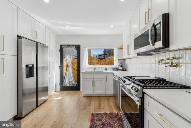 Photo - 2565 Tulip St