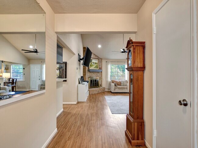 Photo - 21902 Meadowhill Dr