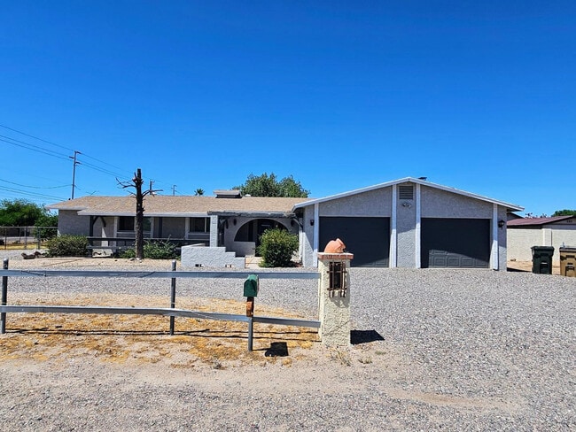 Building Photo - 8702 W Pinnacle Peak Rd