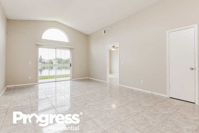 Photo - 1420 Brook Hollow Dr