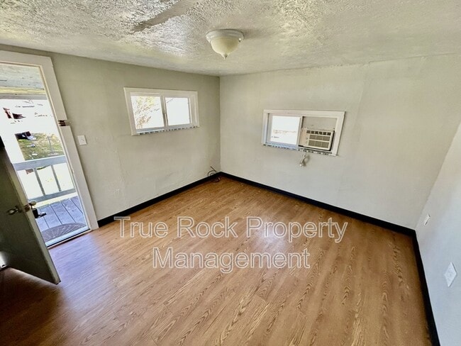 Photo - 531 1/2 W 9th Apt E