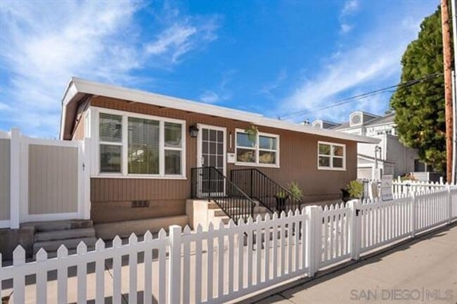 Building Photo - Pacific Beach Rental