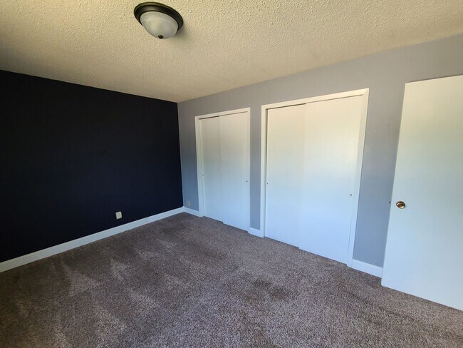 Photo - 4932 DuBois Dr Unit 1