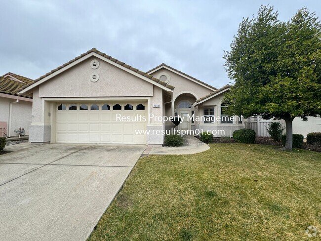 Building Photo - Charming 2 Bed 2 Bath Sun City Roseville 55+ Rental