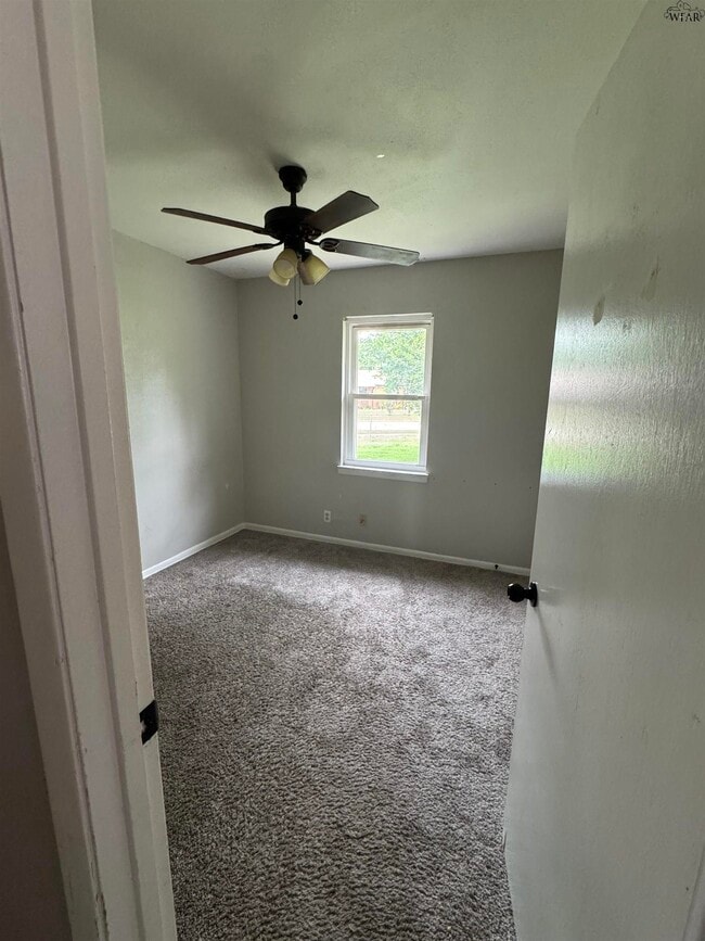 Photo - 1400 Phoenix Dr
