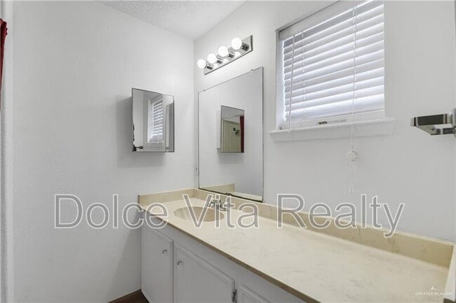 Photo - 1001 N 15th St