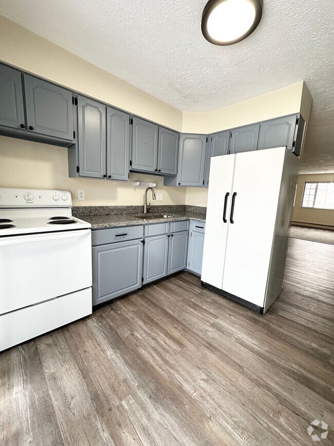 Building Photo - 2 Bedroom and 1.5 Bathroom Apartment in Be... Unit Jefferson Trace 5-28