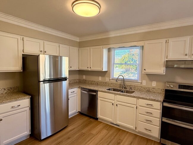 Photo - Three bedroom, 2 bath house in Elon