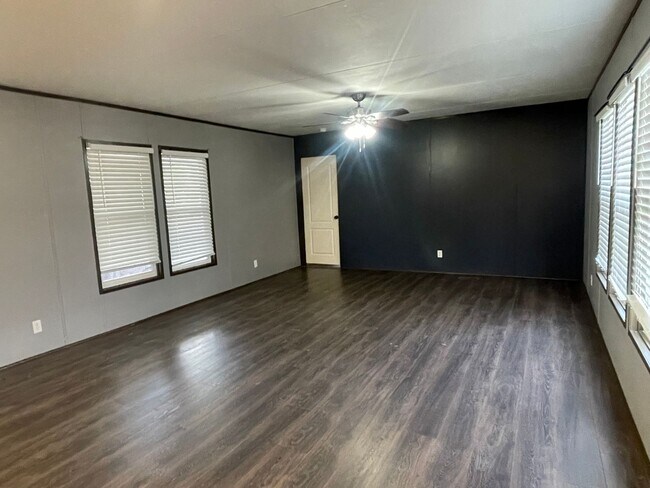 Photo - 3B/2B Mobile Home Available in Westlake