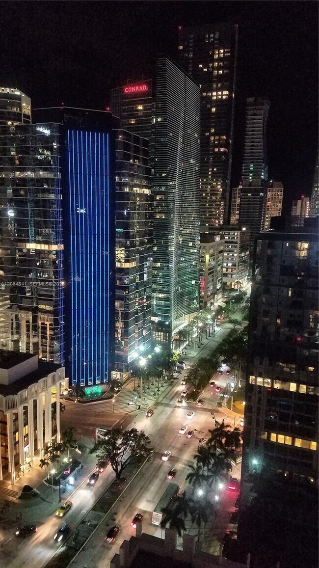Building Photo - 1060 Brickell Ave Unit 2411