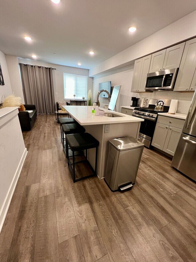 Photo - Luxurious 3-Bedroom Apartment in Powelton ... Unidad A