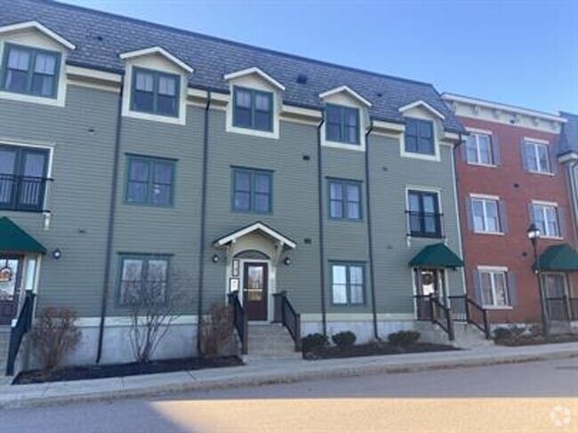 Building Photo - One Bedroom Condo Colchester Vt Unit 33 Naomi's Way