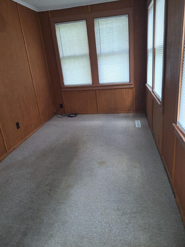 Photo - 114 W Garfield St