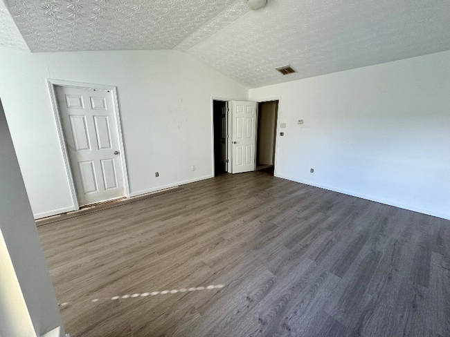 Photo - 61 Providence Run Ct SE