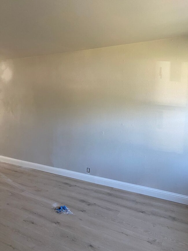 Photo - 807 Raleigh Cir