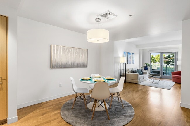 Photo - 1310 NW Naito Pky Unit 107