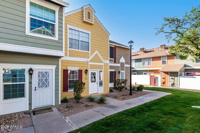 Photo - 1970 N Hartford St