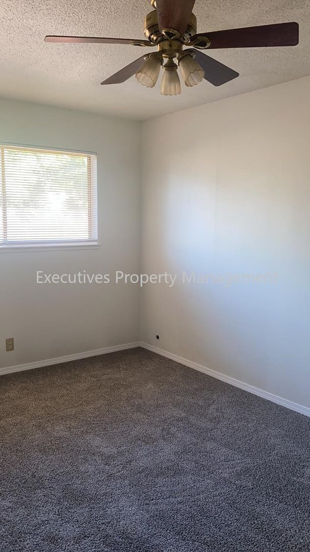 Photo - 3475 Payne Ave