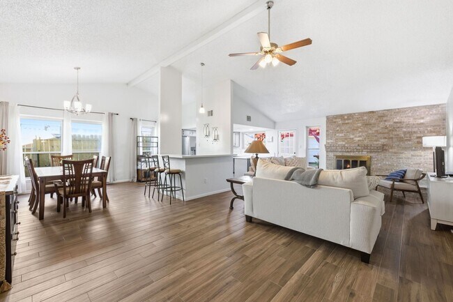 Photo - 17522 Huntersglen Cir