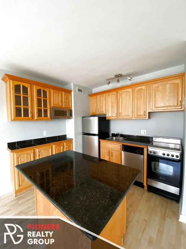 445 W Wellington Ave Unit W445-15A