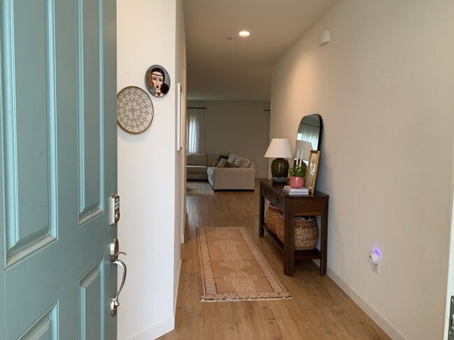 Photo - Beautiful Nearer Home in SE Bakersfield W/...