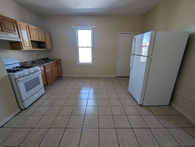 Photo - 33 Dickerman St Unit 3