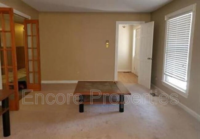 Photo - 1916 S Main St