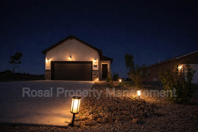 Photo - 933 Northern Blvd NE