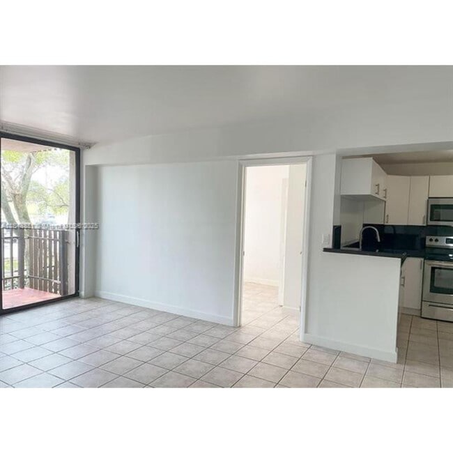 Building Photo - 3611 SW 117th Ave Rental
