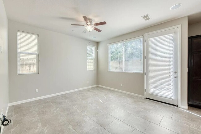 Photo - 1304 Royalty Way