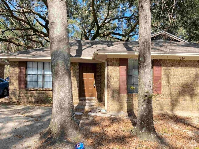 Building Photo - 1360 Fairchild St Rental