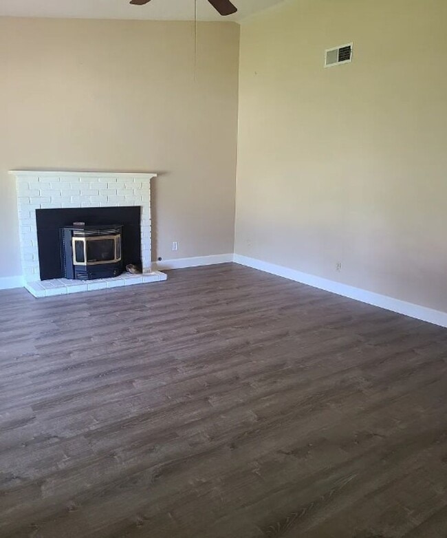 Photo - 4901 Autumntree Ct