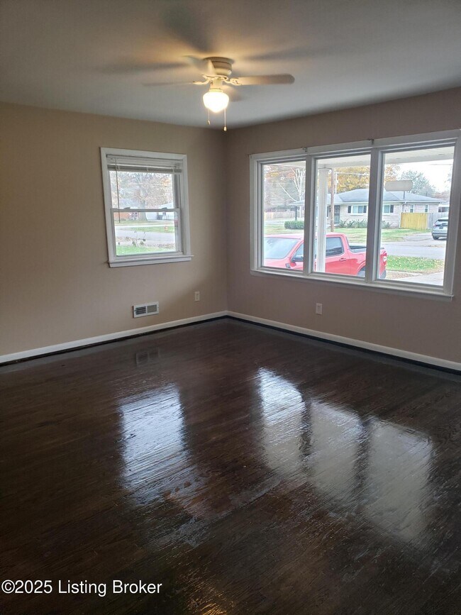 Photo - 5703 Bunning Dr