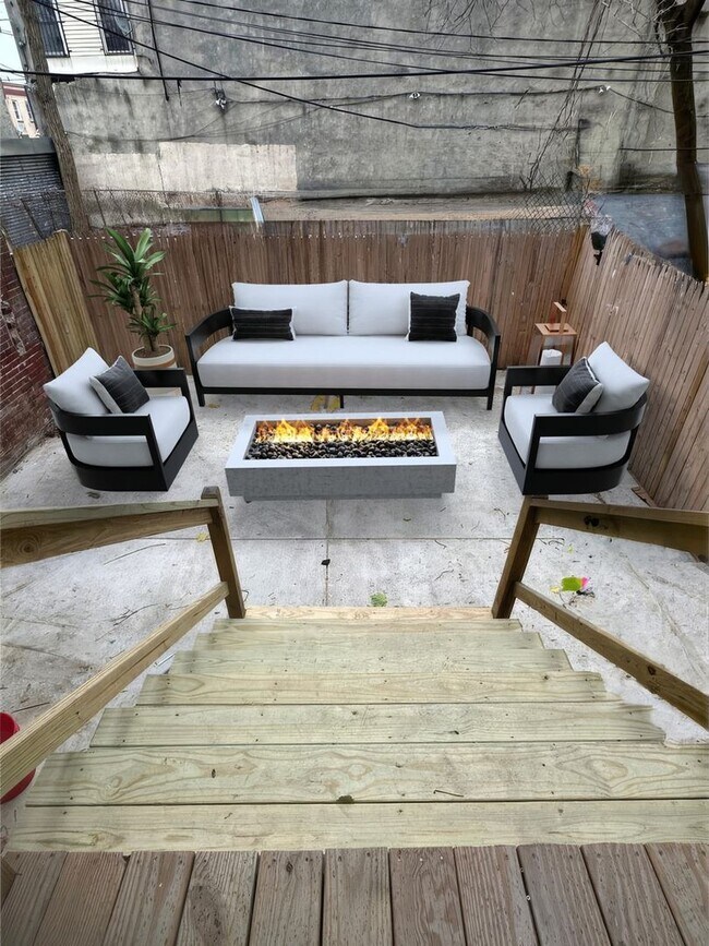 Photo - One FREE MONTH!! Bi-Level Luxury Apartment...