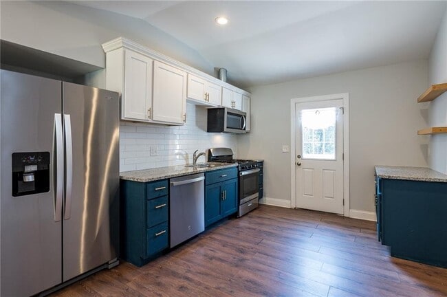 Photo - 331 Camilla Cir SW