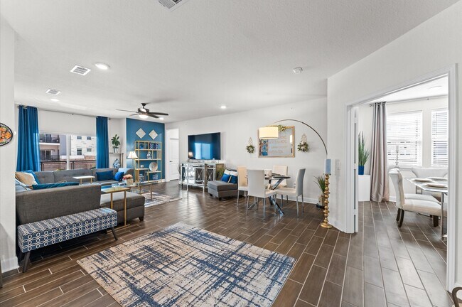 Building Photo - 6804 Westview Dr Unit 2207