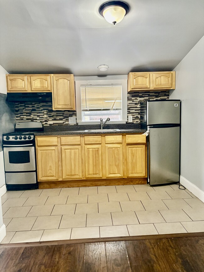 Photo - 197 Woodside Ave Unit 3