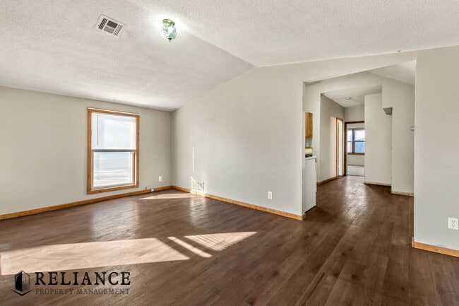 Photo - 615 N Doris St