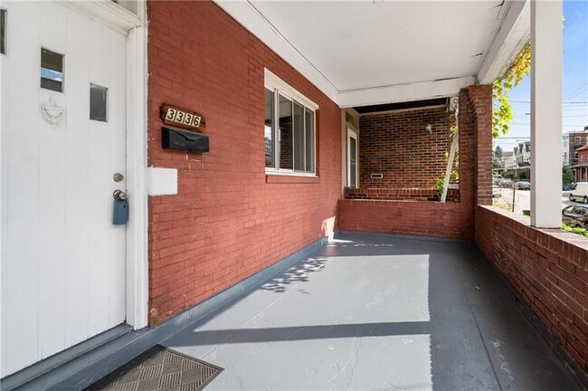 Photo - 3336 Ward St