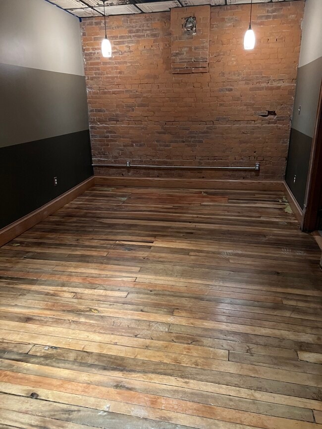 Photo - 1609 Winchester Ave Unidad Suite A