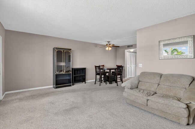 Photo - 4007 Cornwall A Unit 4007